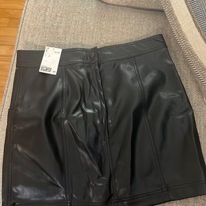 Black mini pleather skirt